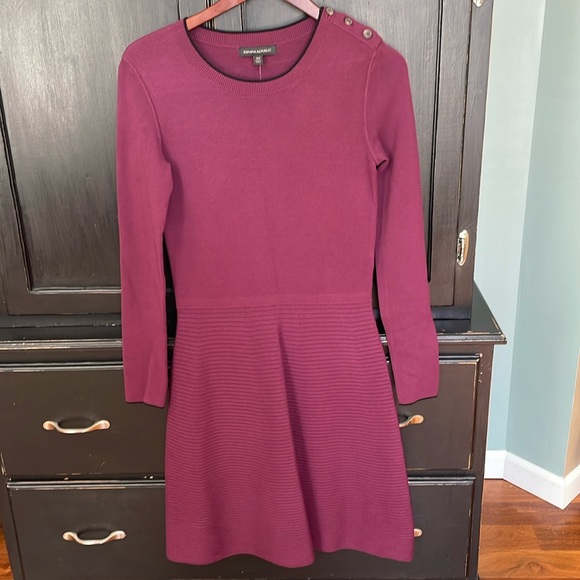 Banana Republic sweater dress - Picture 1 of 7